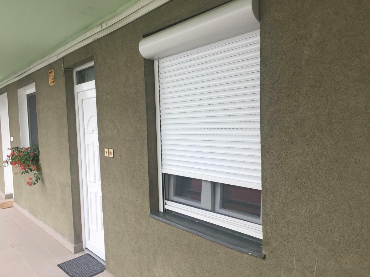 Szelestey Utcai Apartman 솜버트헤이 외부 사진